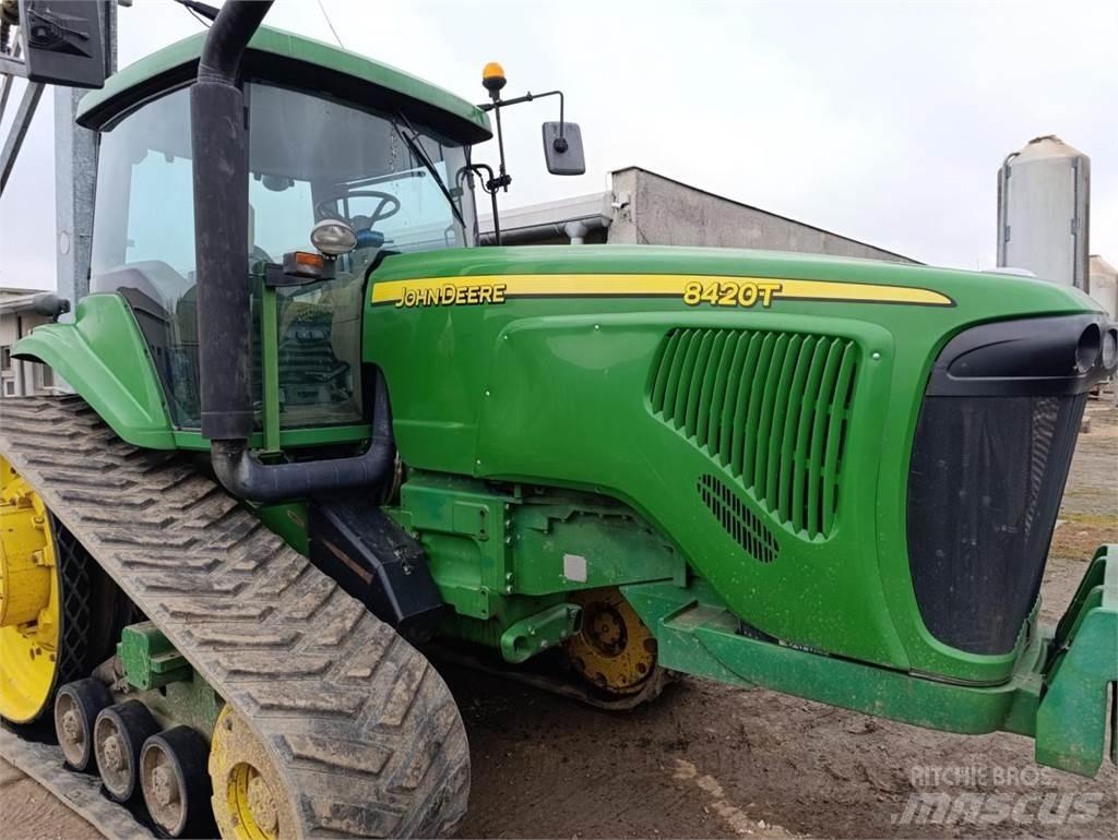 John Deere 8420T Traktory