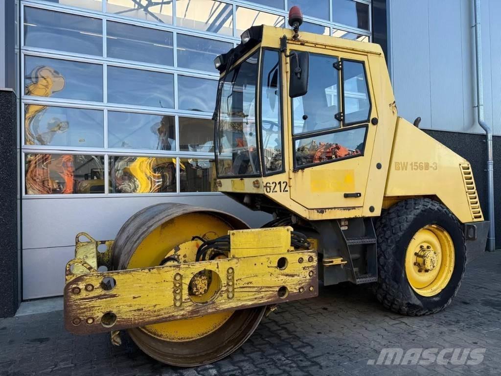Bomag BW156D-3 Pneumatikové valce