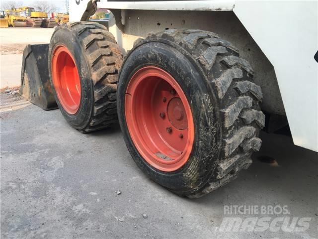 Bobcat S 130 Šmykom riadené nakladače