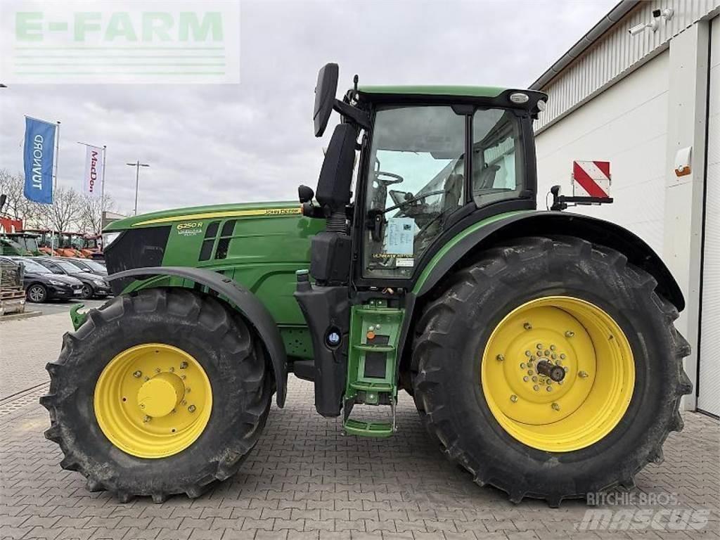 John Deere 6250 r Traktory