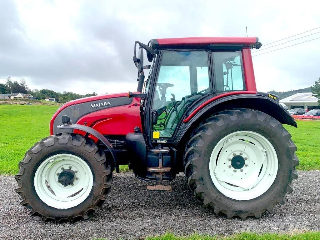 Valtra N101 Tractor Lesné traktory