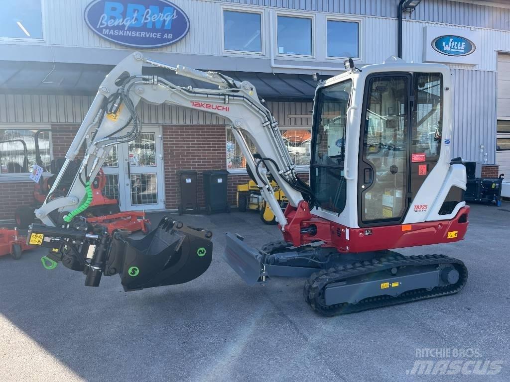 Takeuchi TB 225 Mini rýpadlá < 7t