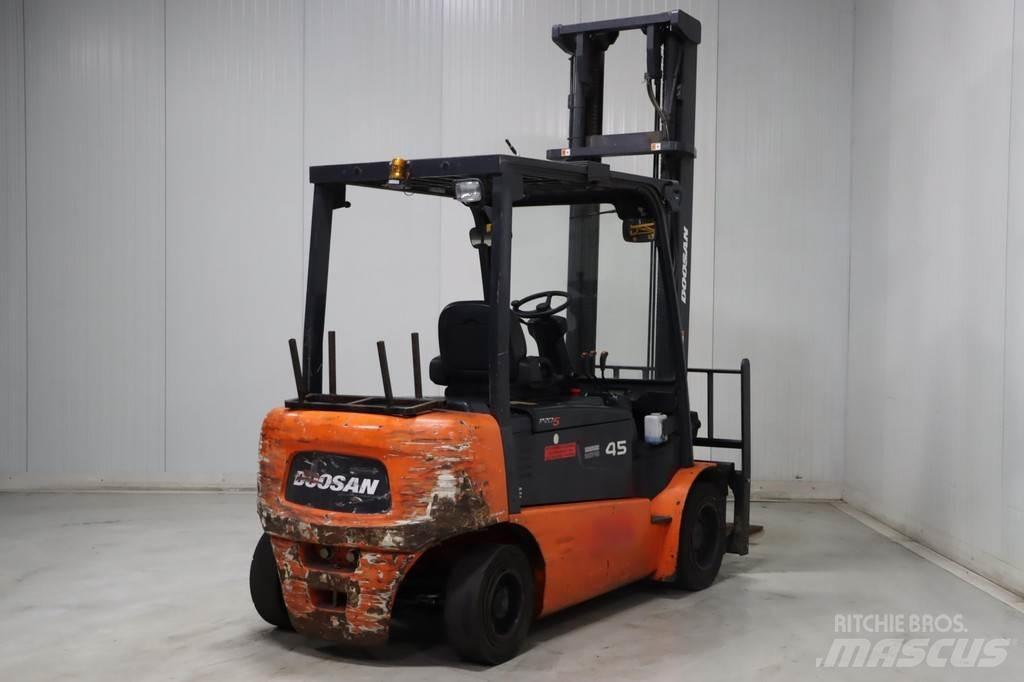 Doosan B45X-5 Akumulátorové vozíky