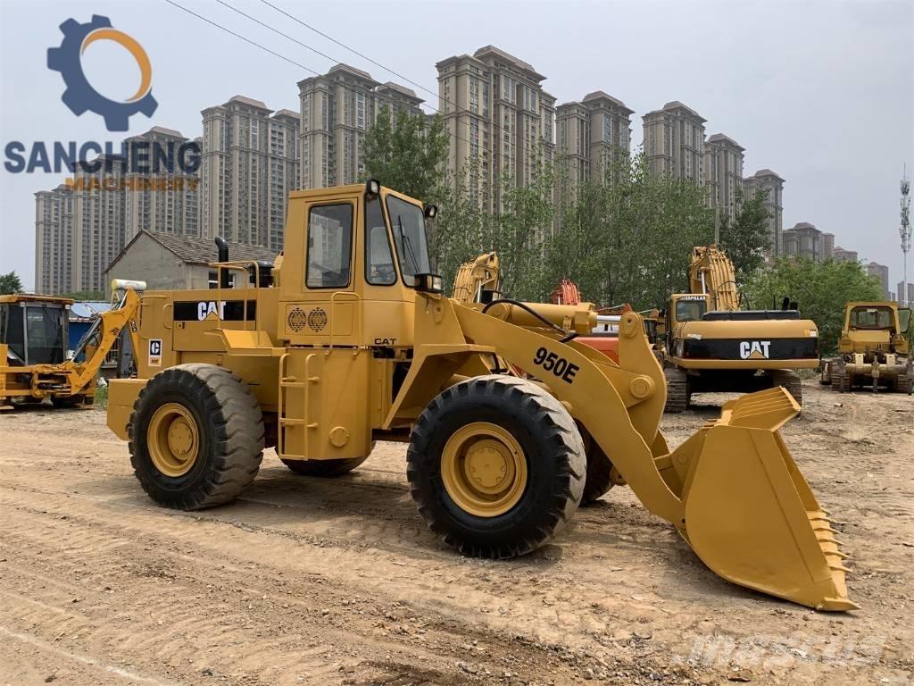 CAT 950E Kolesové nakladače