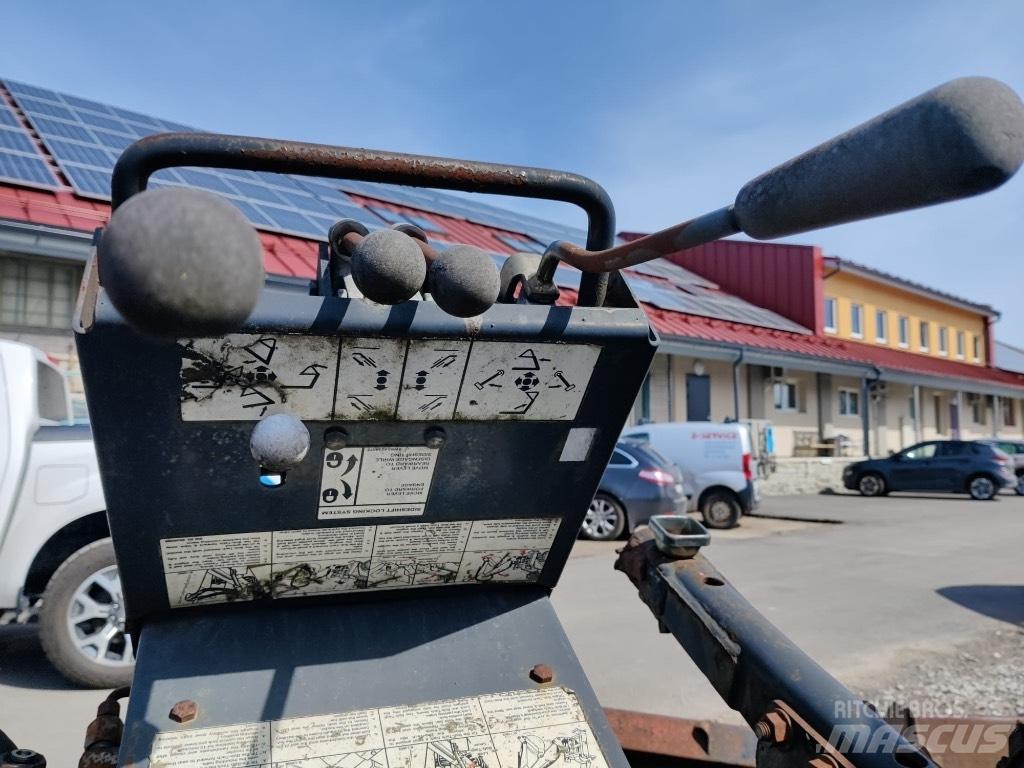 Bobcat S750 Hĺbkové lopaty