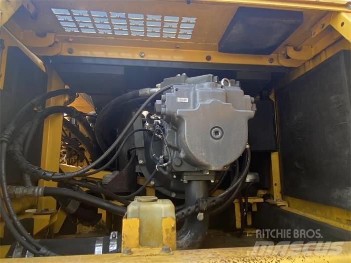 Komatsu PC450-8 Pásové rýpadlá