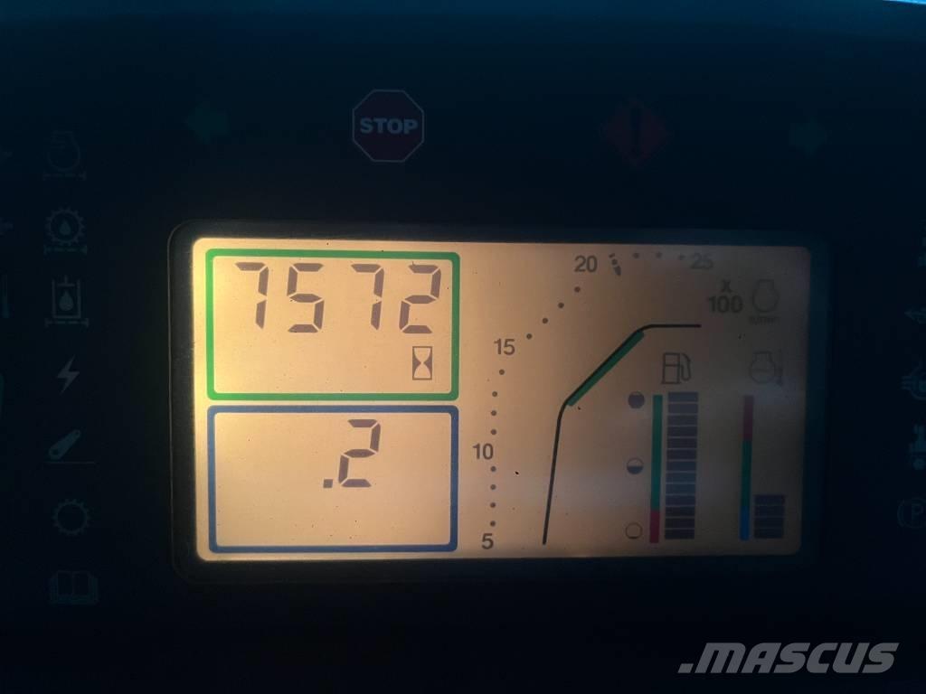 John Deere 7710 PQ Traktory