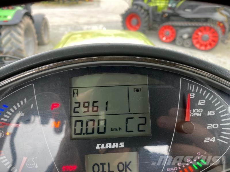 CLAAS AXION 830 Traktory