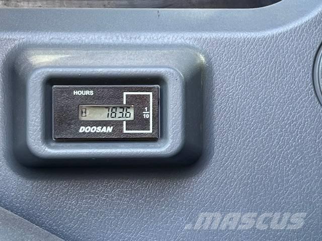 Doosan DX 140 LC-7 Pásové rýpadlá