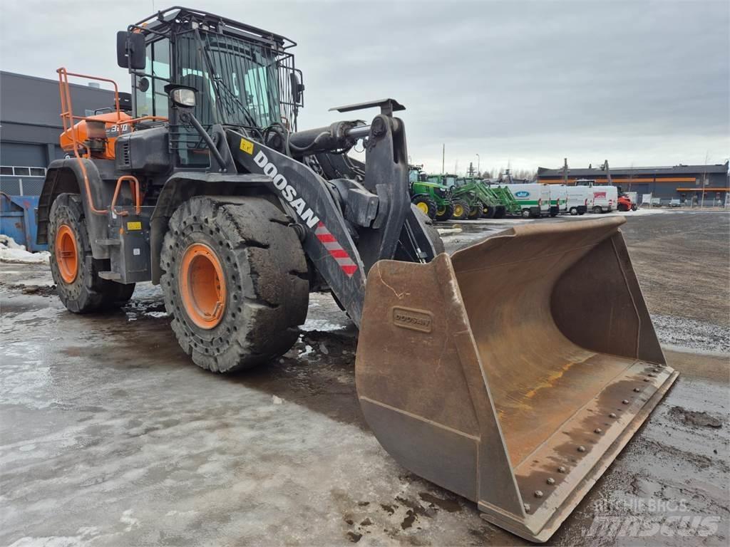 Develon DL320-7 Kolesové nakladače