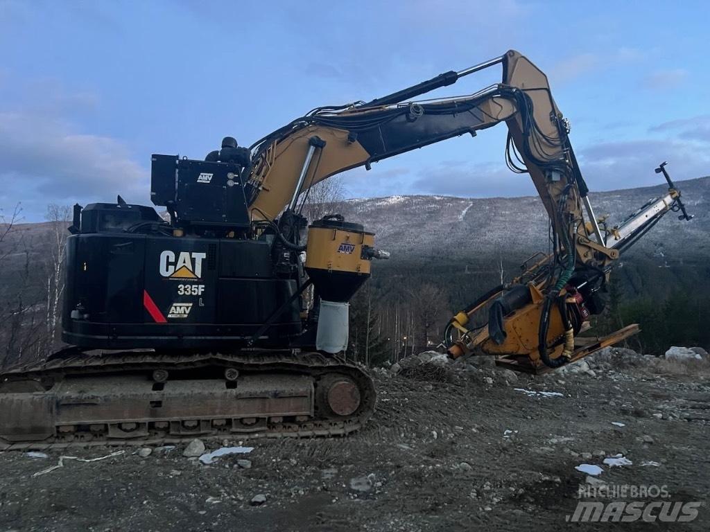 CAT 335 F L CR Povrchové vrtné súpravy