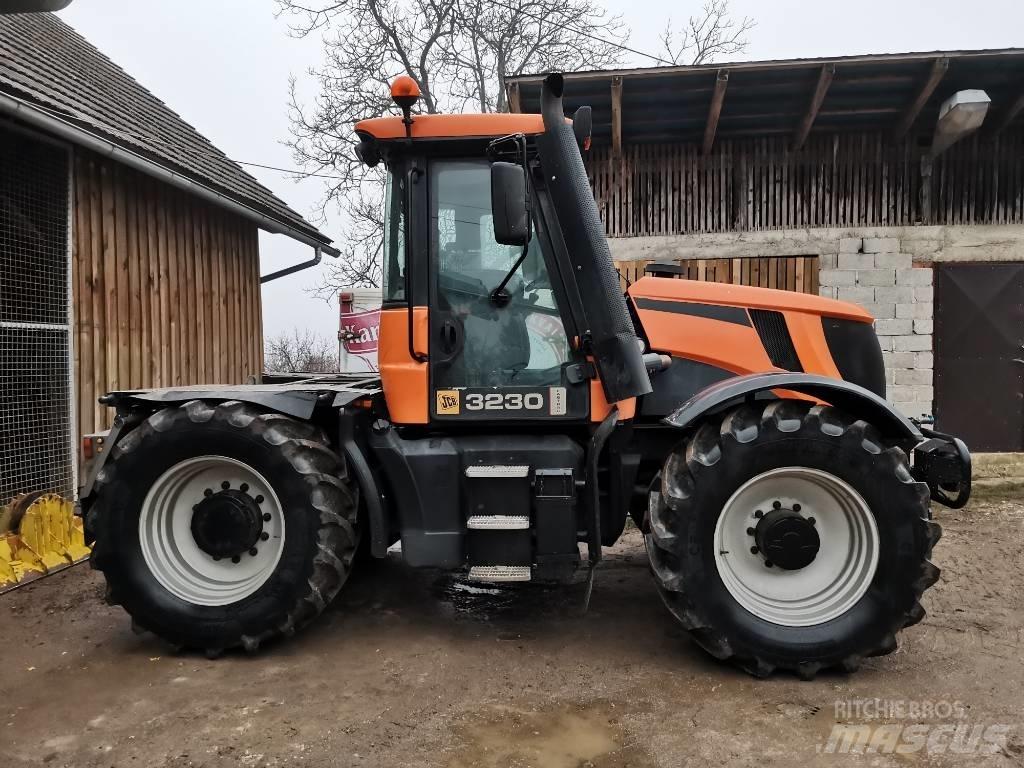 JCB Fastrac 3230 Traktory