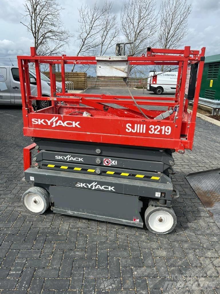 SkyJack SJ 3219 Nožnicové zdvíhacie plošiny