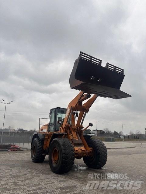 CASE 921 E Kolesové nakladače