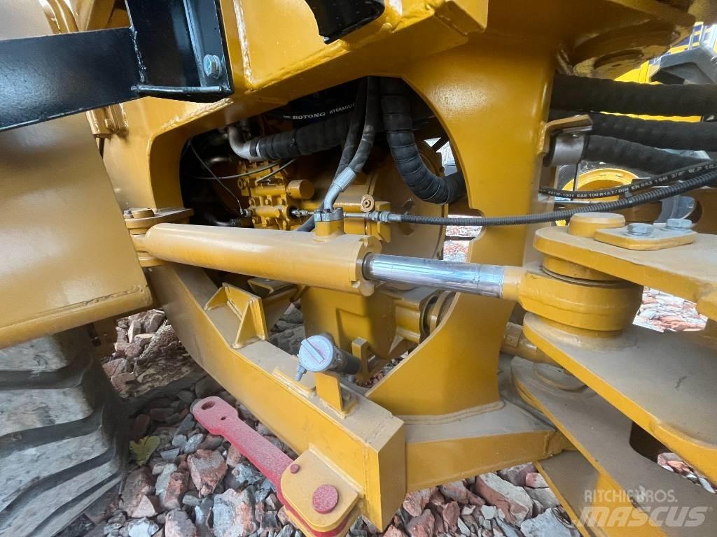 CAT 966H Kolesové nakladače