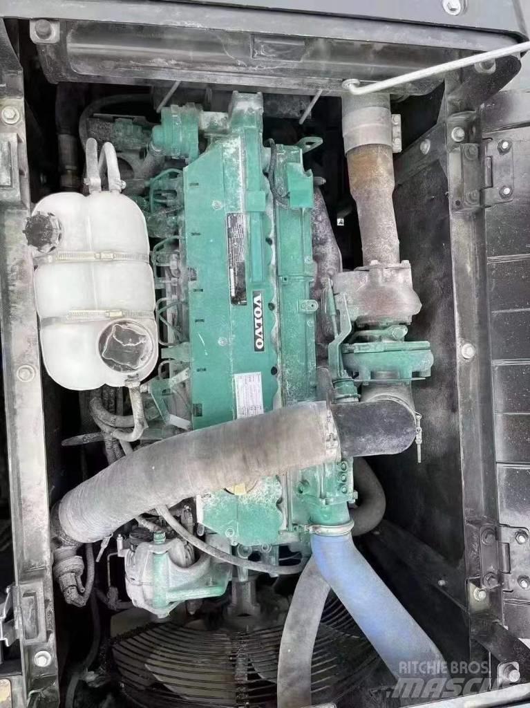 Volvo EC240 Pásové rýpadlá