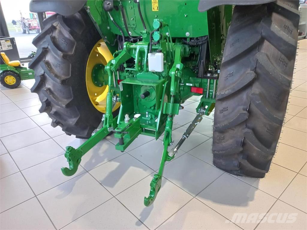 John Deere 5050E Traktory