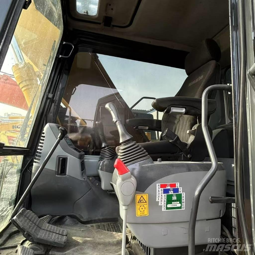Komatsu 160-7 Pásové rýpadlá