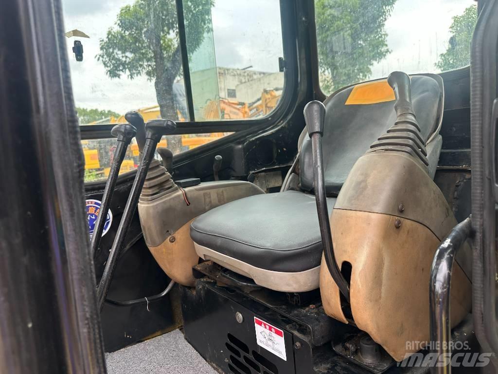 CAT 303 Mini rýpadlá < 7t