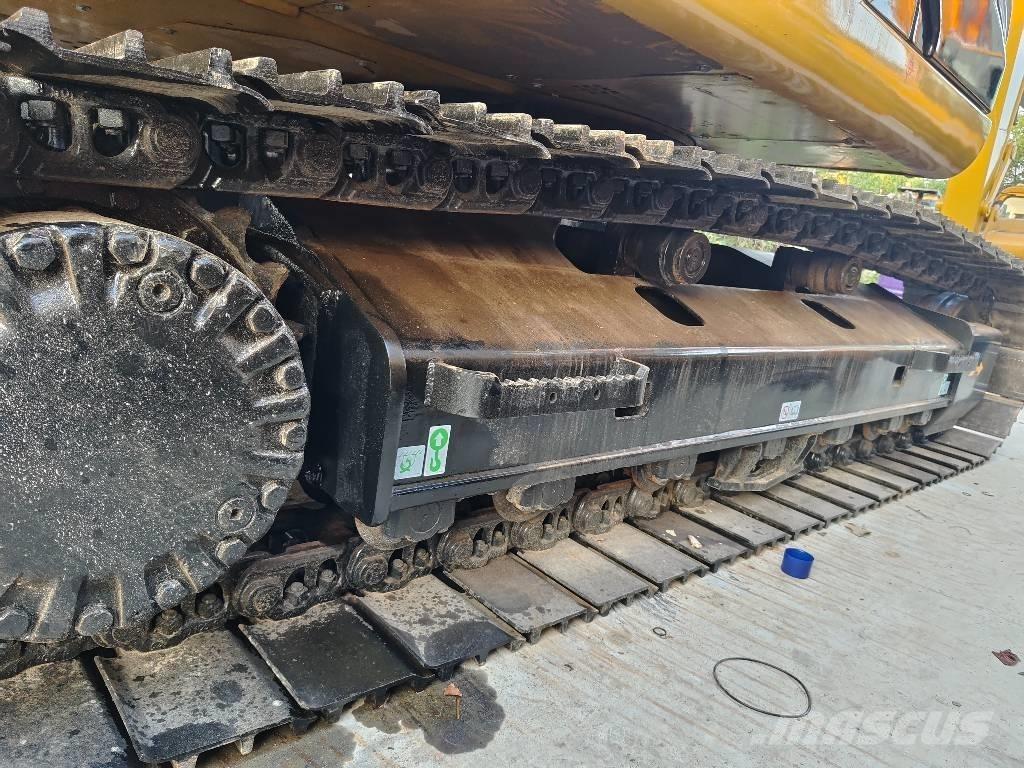 CAT 320d Pásové rýpadlá