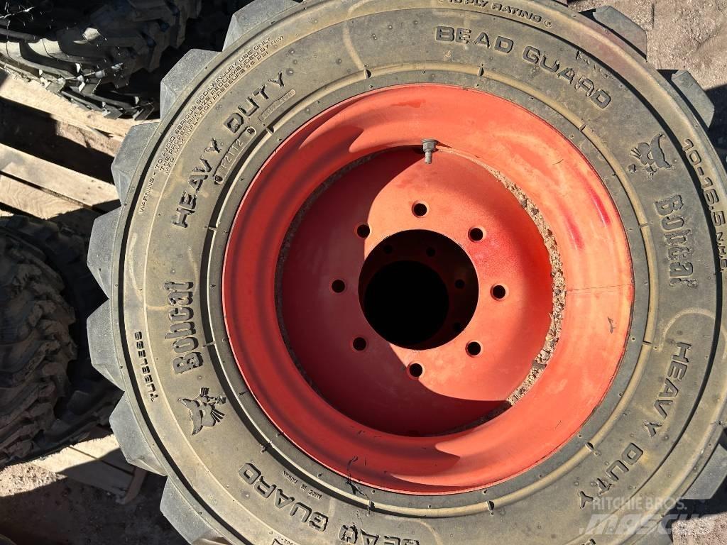 Bobcat 10x16.5 Tires Pneumatiky, kolesá a ráfiky