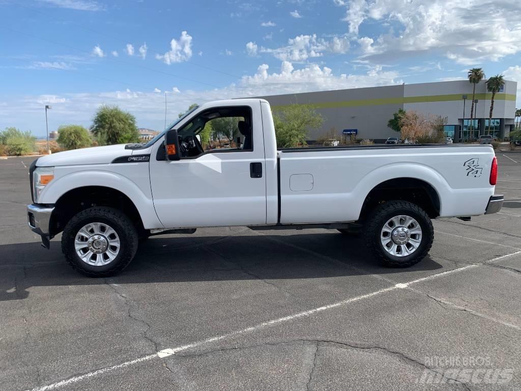 Ford F 350 Skriňová nadstavba