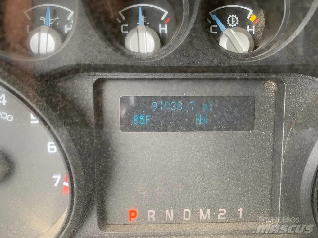 Ford F 350 Skriňová nadstavba