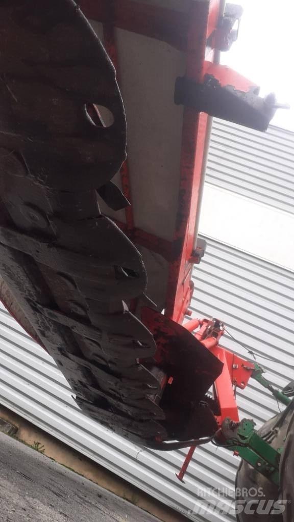 Kuhn GMD310 Žacie stroje