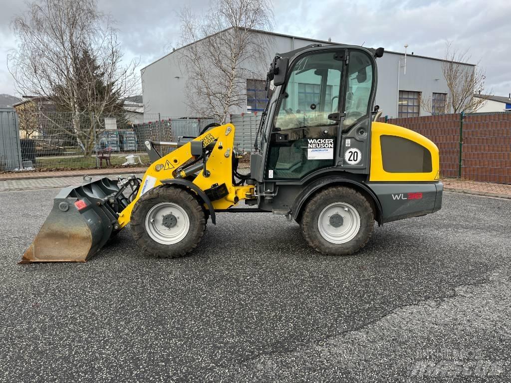 Wacker Neuson WL 38 Kolesové nakladače