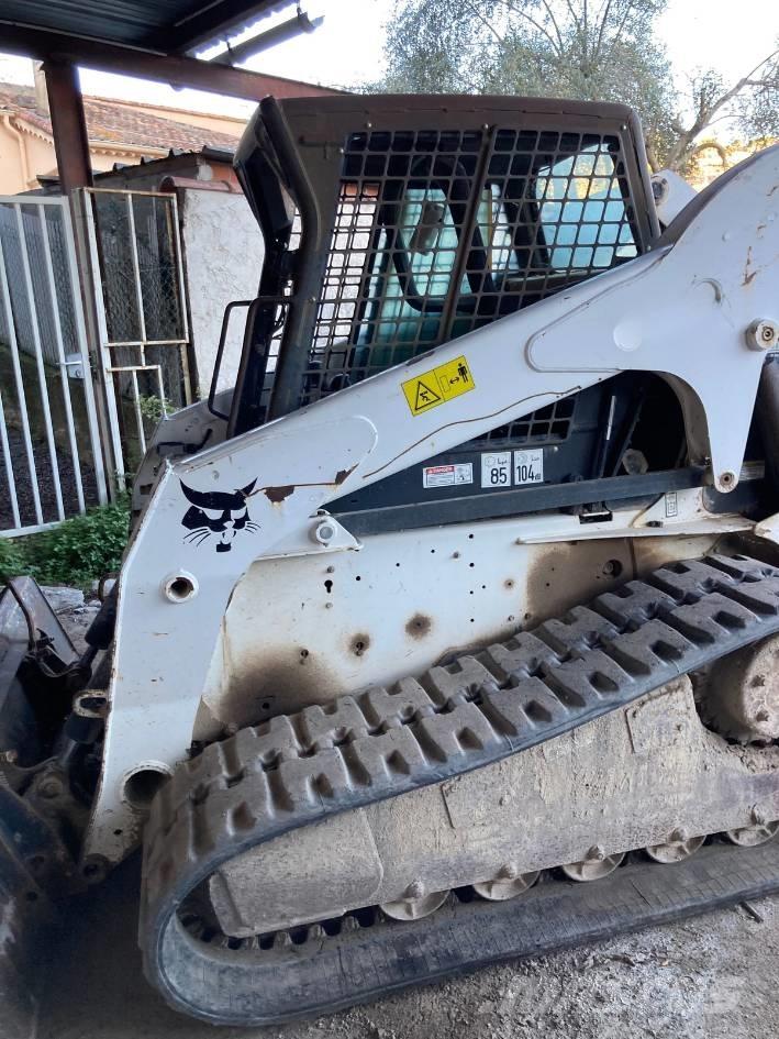Bobcat T 300 Šmykom riadené nakladače
