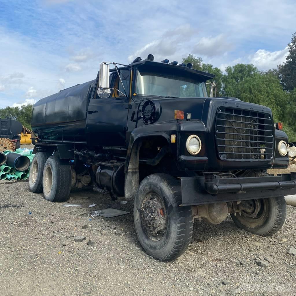 Ford 6 x 6 Cisterny na vodu