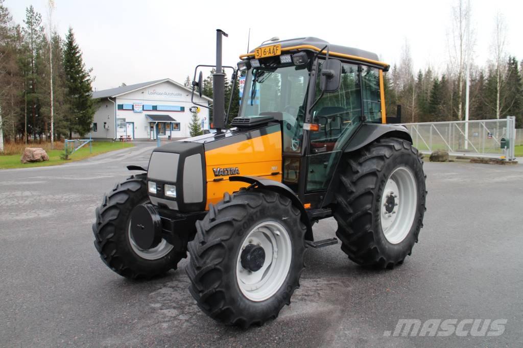 Valtra 700 Traktory