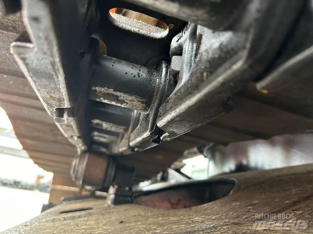 Hitachi ZX 135 US Pásové rýpadlá