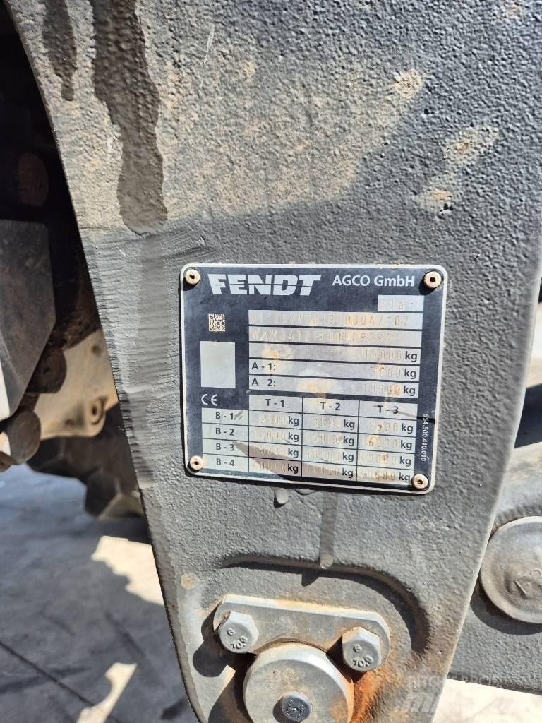 Fendt 826 Profi Traktory