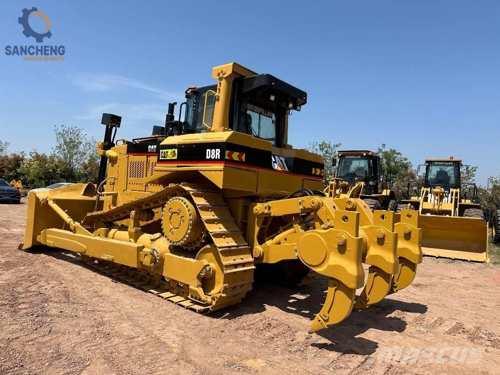 CAT D 8 R Pásové dozéry