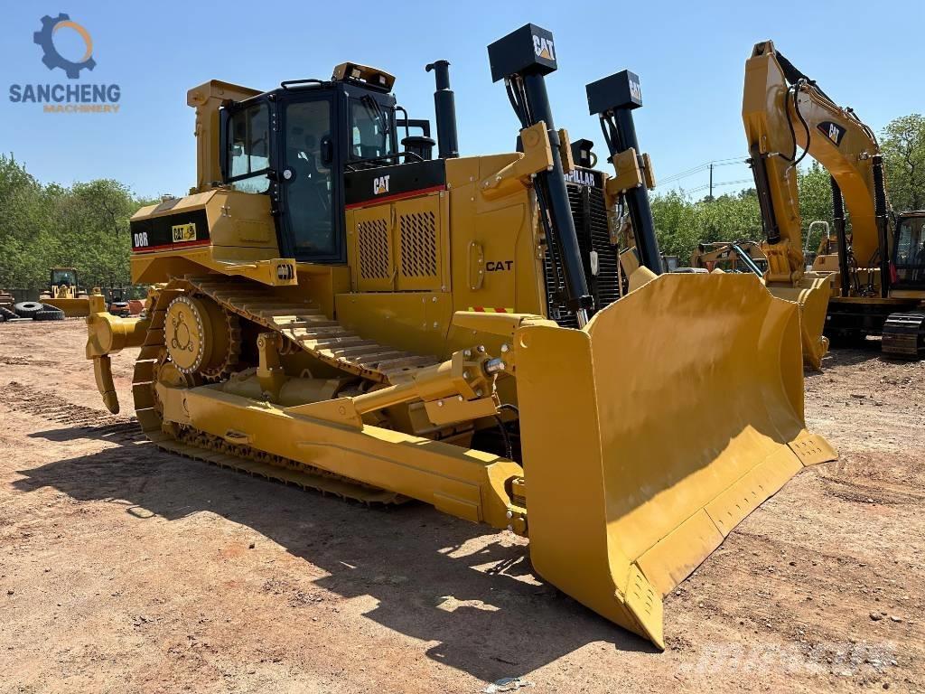 CAT D 8 R Pásové dozéry