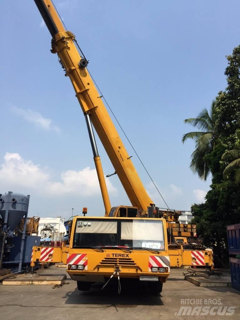 Terex Demag 250T Univerzálne terénne žeriavy