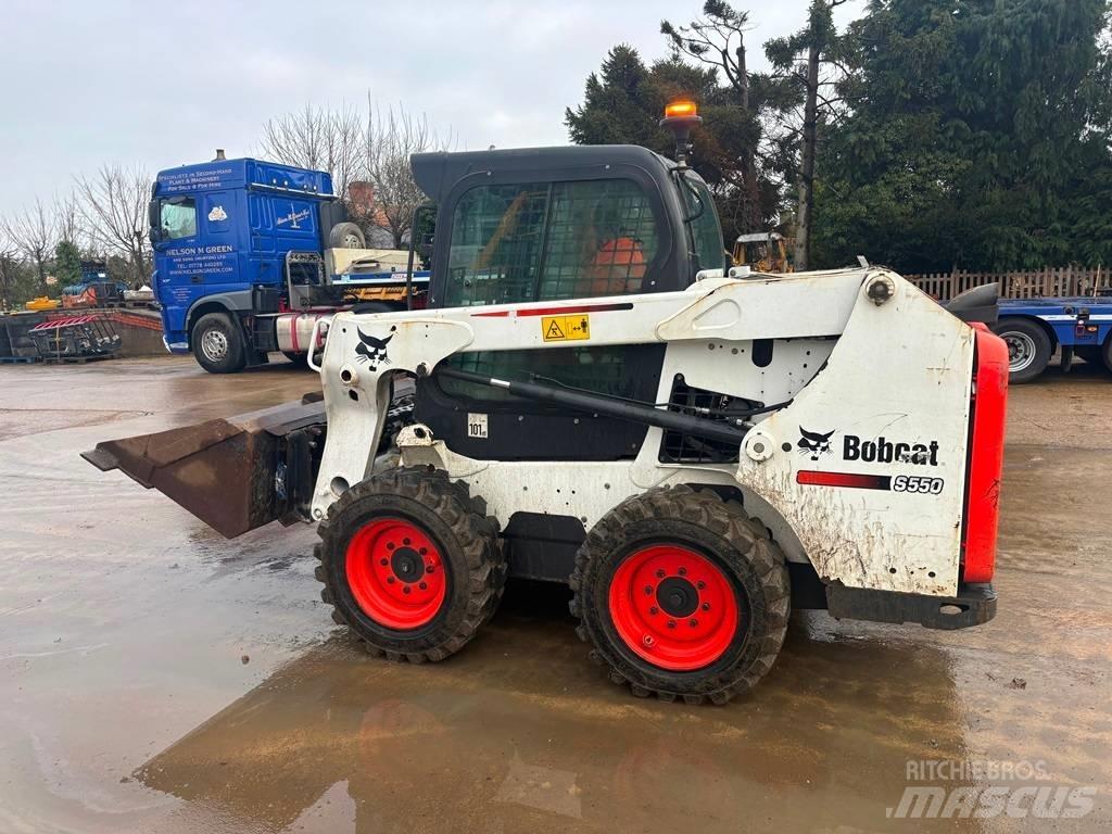 Bobcat S550 Šmykom riadené nakladače