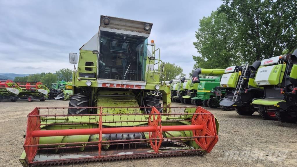 CLAAS Dominator 86 Kombinované zberacie stroje