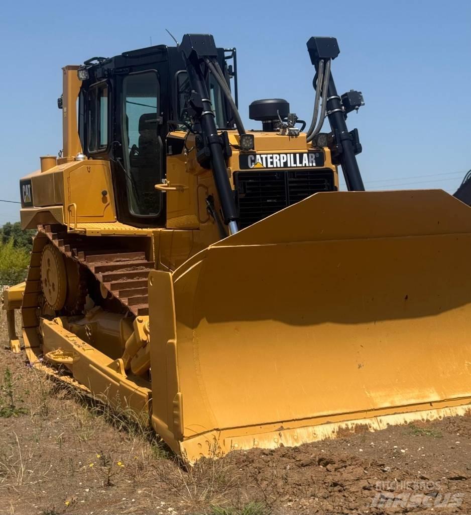 CAT D 6 T XL Pásové dozéry