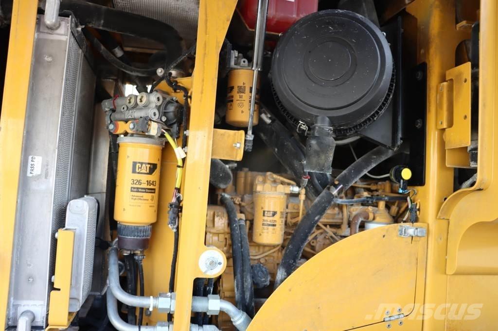 CAT 928H Kolesové nakladače