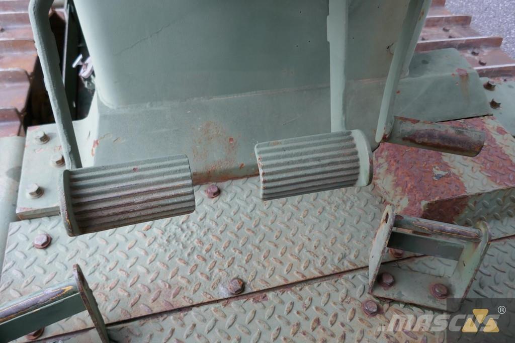 CAT D7G Ex-army Pásové dozéry