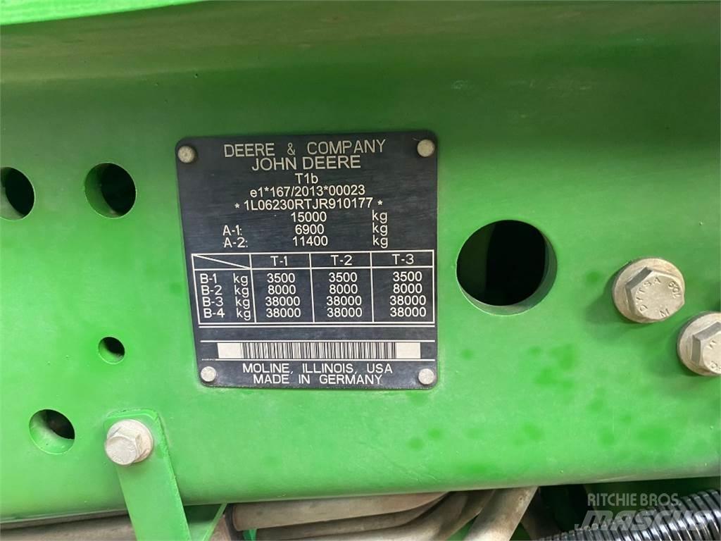 John Deere 6230R Traktory