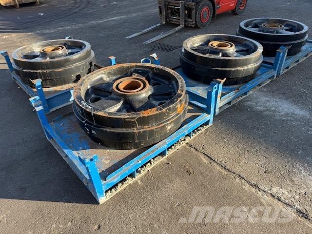 CAT 6020 NEW IDLER Pásy, reťaze a podvozok