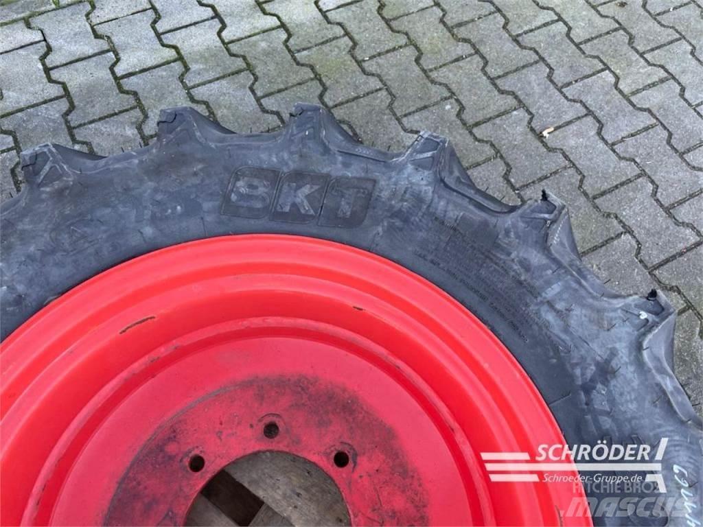 BKT 1X 320/70 R24 Pneumatiky, kolesá a ráfiky