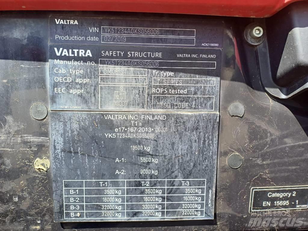 Valtra T 234 A Traktory