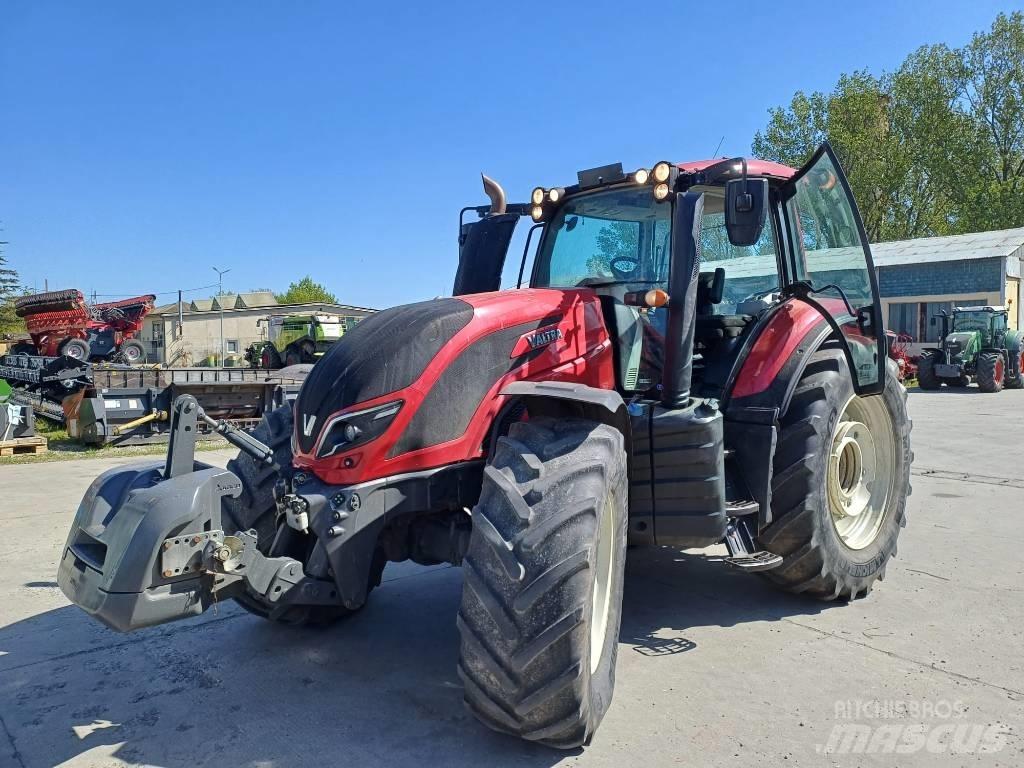 Valtra T 234 A Traktory