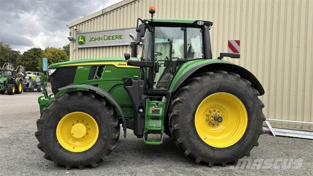 John Deere 6M 240 Traktory