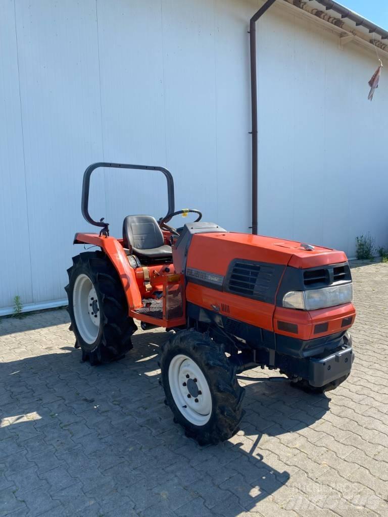 Kubota GL260 Kompaktné traktory