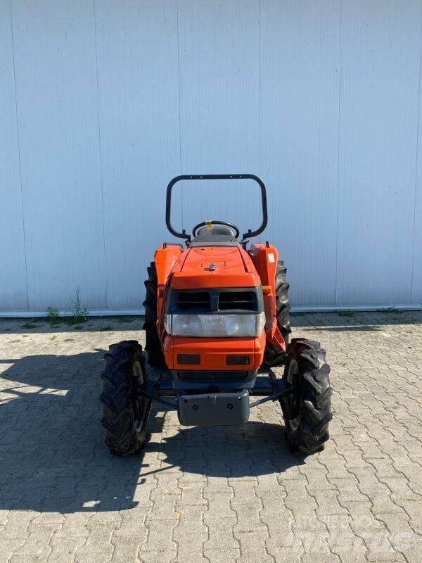 Kubota GL260 Kompaktné traktory